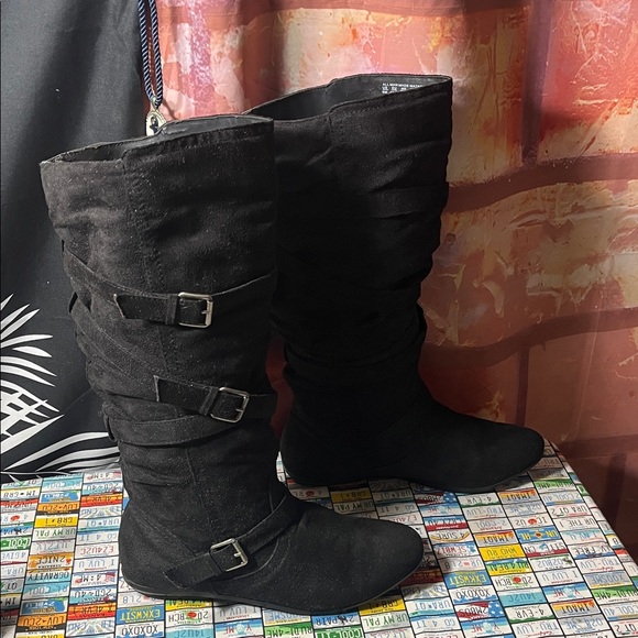 Women’s Black Mid-Calf Buckle Strap Boots – Size 9 - Picture 1 of 11